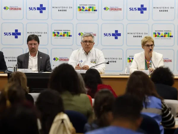 Brasília (DF), 23/07/2025 - O ministro da Saúde, Alexandre Padilha, fala durante anúncio de novas medidas para expandir o provimento e a formação de médicos especialistas para atuação em áreas em que há escassez de atendimento no Sistema Único de Saúde (SUS). Foto: Antonio Cruz/Agência Brasil