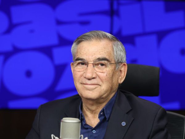 Brasília (DF) 11/08/2025 - Gilberto Carvalho, secretário nacional de Economia Popular e Solidária do MTE, participa do programa A Voz do Brasil. Foto: Valter Campanato/Agência Brasil