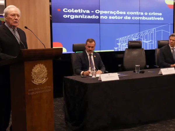 Brasília (DF), 28/08/2025 - O ministro da Justiça e Segurança Pública, Ricardo Lewandowski, durante entrevista coletiva para detalhar duas operações da Polícia Federal para combater a atuação do crime organizado no setor de combustíveis. Foto: José Cruz/Agência Brasil