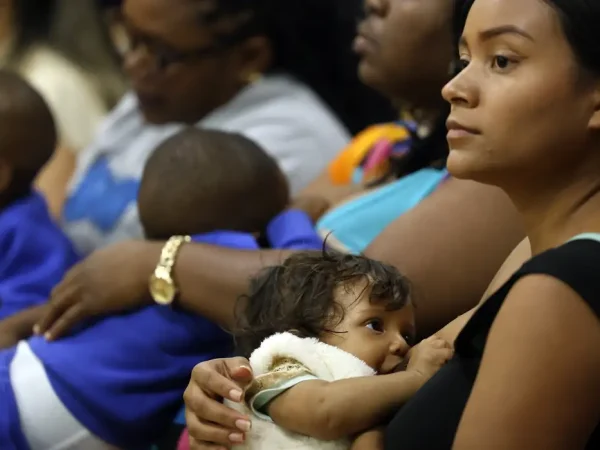 Brasília (DF), 01-08-2024 - Público participa do anúncio novas ações de apoio à amamentação no país, durante a solenidade de lançamento da campanha da Semana Mundial da Amamentação 2024, que este ano tem como tema