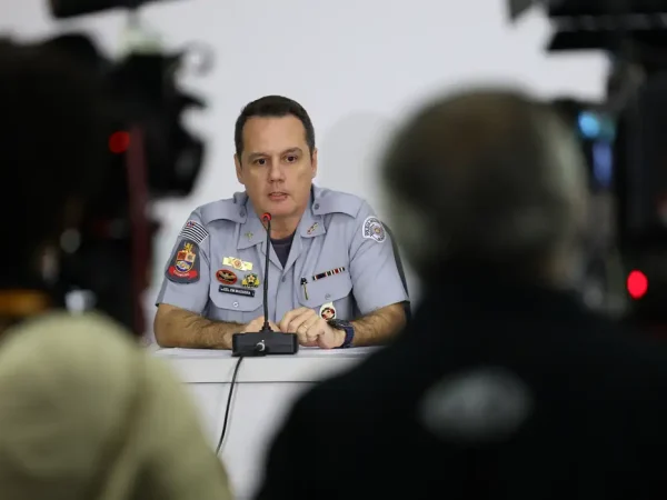 São Paulo (SP), 11/07/2025 - O coronel da Polícia Militar, Emerson Massera, fala na coletiva de imprensa sobre a ação da PM em Paraisópolis no quartel general da Polícia Militar. Foto: Rovena Rosa/Agência Brasil