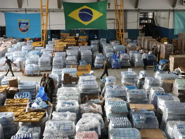 São Paulo (SP), 24/05/2024 - Doações para o Rio Grande do Sul armazenadas no hangar da Base Aérea de São Paulo. Foto: Rovena Rosa/Agência Brasil