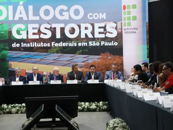 São Paulo (SP), 23/08/2024 - O presidente da República, Luiz Inácio Lula da Silva, o vice-presidente Geraldo Alckmin e o ministro da Fazenda, Fernando Haddad, participam de reunião com gestores do Instituto Federal de Educação, Ciência e Tecnologia, Campus São Paulo, no Canindé. Foto: Rovena Rosa/Agência Brasil