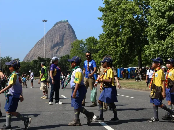 Rio de Janeiro (RJ), 26/04/2026 - Crianças participam do Grande Jogo Regional 2026 dos escoteiros fluminenses no Aterro do Flamengo. Foto: Rovena Rosa/Agência Brasil