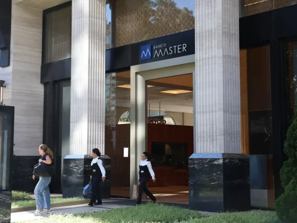 São Paulo (SP), 19/11/2025 - Fachada do Banco Master na rua Elvira Ferraz em Itaim Bibi. Foto: Rovena Rosa/Agência Brasil