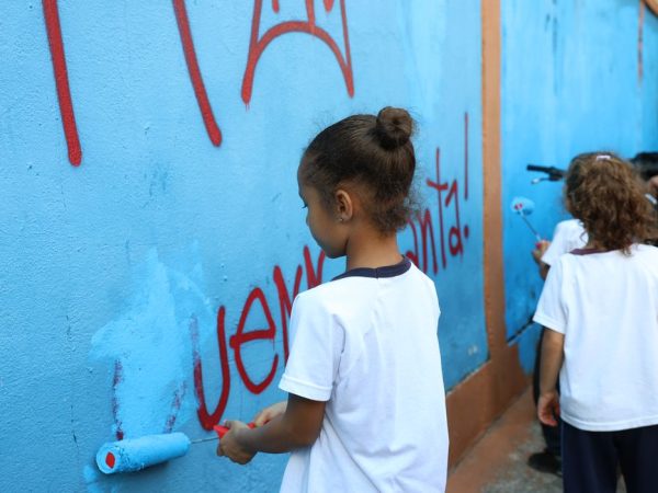 São Paulo (SP), 25/11/2025 - Ato em defesa da EMEI Antônio Bento, da escola pública, da educação antiracista e contra a intolerância religiosa, a violência policial e o abusod e poder. Foto: Rovena Rosa/Agência Brasil
