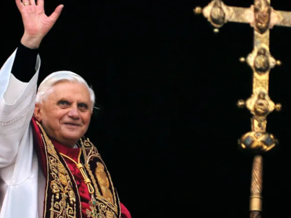 Bento XVI morreu neste sábado (31), aos 95 anos. — Foto: DOMENICO STINELLIS/ASSOCIATED PRESS/AE