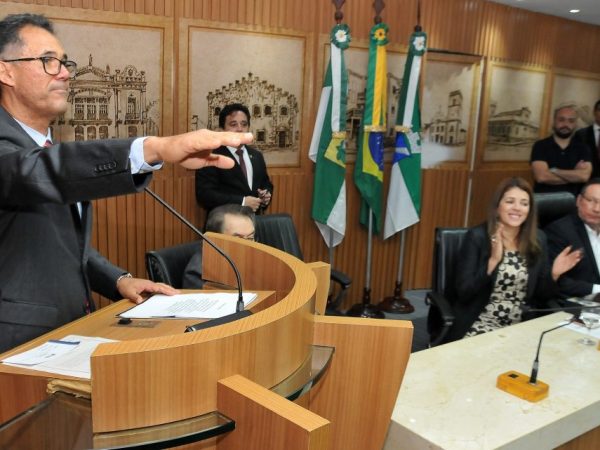 Engenheiro civil Sérgio Pinheiro tomou posse como vereador de Natal (Foto: Elpídio Júnior / CMN)