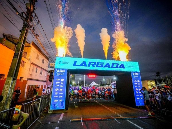 Largada da Corrida em Família reúne atletas em Campina Grande. — Foto: RedeCompras