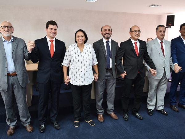 Governadora Fátima disse que os novos gestores reúnem os critérios exigidos para as funções — Foto: Elisa Elsie