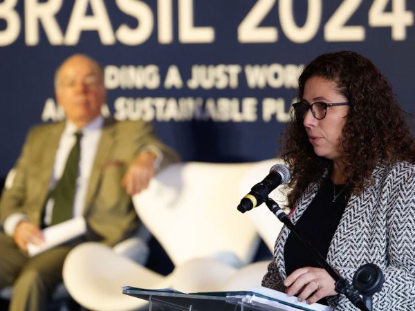 Rio de Janeiro (RJ) 22/07/2024 - A ministra da Gestão e Inovação em Serviços Públicos, Esther Dweck, e o ministro das Relações Exteriores, Mauro Vietia, participam do “States of the Future”, evento paralelo à Reunião Ministerial de Desenvolvimento do G20. Foto: Fernando Frazão/Agência Brasil