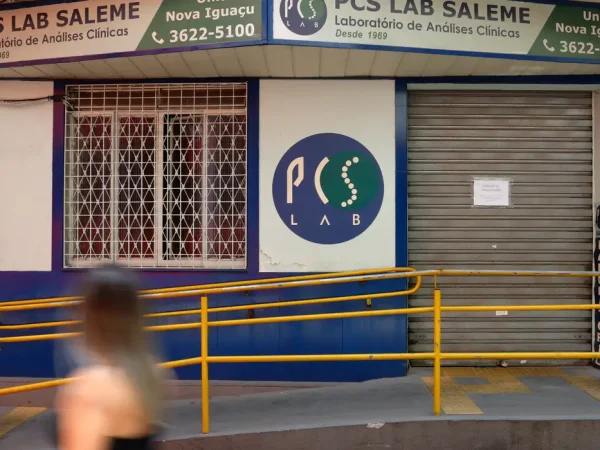 Nova Iguaçu (RJ) 12/10/2024 - A sede do PCS Lab Saleme, laboratório de análises clínicas interditado pela Anvisa para investigação da infecção de pacientes transplantados pelo vírus HIV, a partir de exames falso-negativos de doadores. Foto: Fernando Frazão/Agência Brasil