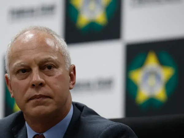 Rio de Janeiro (RJ) 23/10/2024 - O secretário de Segurança Pública, Victor dos Santos, fala sobre a detenção de torcedores do time Peñarol, do Uruguai, envolvidos em confusão, na Cidade da Polícia. Foto: Fernando Frazão/Agência Brasil