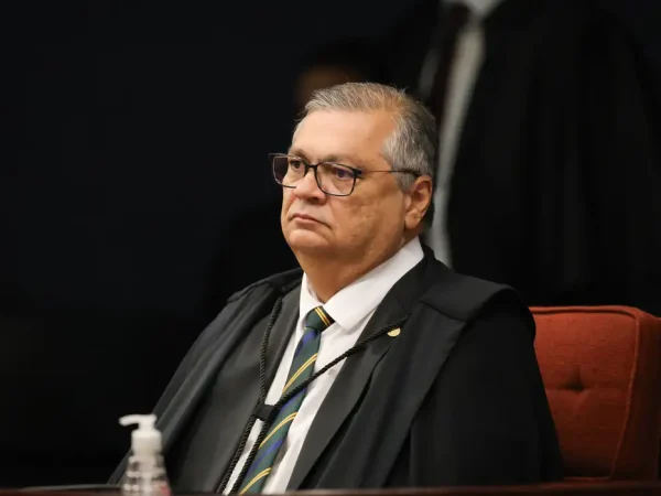 Brasília (DF) 10/09/2025 - O ministro Flávio Dino na Primeira Turma do Supremo Tribunal Federal (STF) que realiza o quarto dia de julgamento dos réus do Núcleo 1 da trama golpista, formado pelo ex-presidente Jair Bolsonaro e mais sete aliados.  Foto: Fabio Rodrigues-Pozzebom/ Agência Brasil