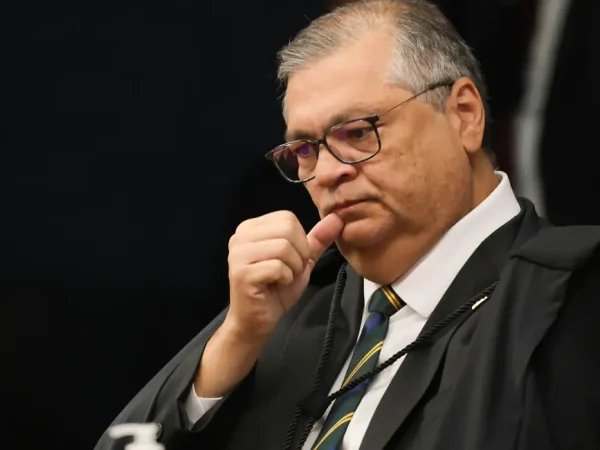 Brasília (DF) 10/09/2025 - O ministro Flávio Dino na Primeira Turma do Supremo Tribunal Federal (STF) que realiza o quarto dia de julgamento dos réus do Núcleo 1 da trama golpista, formado pelo ex-presidente Jair Bolsonaro e mais sete aliados.  Foto: Fabio Rodrigues-Pozzebom/ Agência Brasil