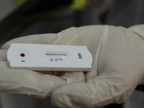 São Paulo - O Centro de Referência de Álcool, Tabaco e Outras Drogas (Cratod)oferece teste rápidos e gratuitos para HIV, hepatite B e C e sífilis, em Bom Retiro, na região central (Rovena Rosa/Agência Brasil)