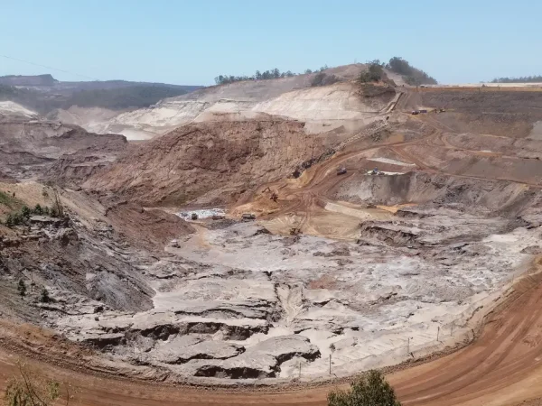 Mariana/MG - Moradores atingidos pelo rompimento da barragem do Fundão ainda não sabem quando serão indenizados pela Samarco (Léo Rodrigues/Repórter da Agência Brasil)