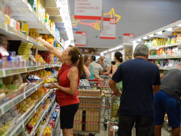 Supermercados reforçam segurança na Grande Vitória.
Foto: Tânia Rêgo/Agência Brasil/Arquivo