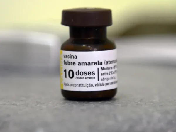 Rio de Janeiro - Secretaria de Saúde abre posto de vacinação contra a febre amarela, no centro do Rio (Tomaz Silva/Agência Brasil)