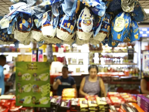 Brasília - Às vésperas da Páscoa, lojas em Brasília vendem ovos de páscoa (Marcelo Camargo/Agência Brasil)