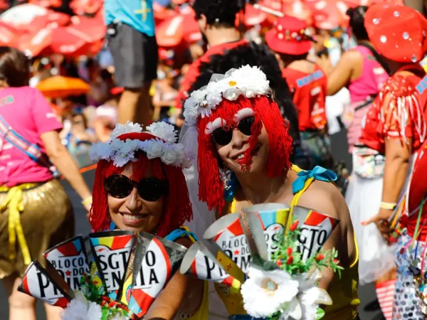 Rio de Janeiro. 12/02/2024.  Blocos de rua do Rio. Sargento Pimenta e Vem Cá, Minha Flor.  Luciolla Villela/Riotur