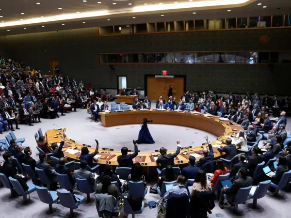 EUA/ Nova York. 15/11/2023 Integrantes do Conselho de Segurança da ONU votam durante reunião sobre o conflito entre Israel e Hamas. REUTERS/David 'Dee' Delgado
