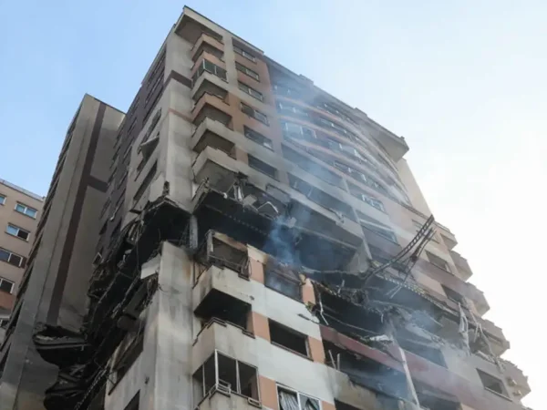 Iran - 13/06/2025 Prédios danificados em Teerã após ataques israelenses na sexta-feira. Foto Agência de Notícias da republica Islâmica.