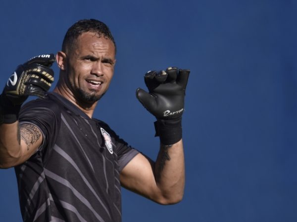 Ex-jogador do Flamengo rescindiu contrato com o Poços de Caldas — Foto: AFP.