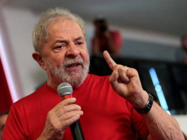 Denúncia apresentada pela força-tarefa contra suposta lavagem de R$ 4 milhões da Odebrecht ao Instituto Lula — Foto: Agência Brasil