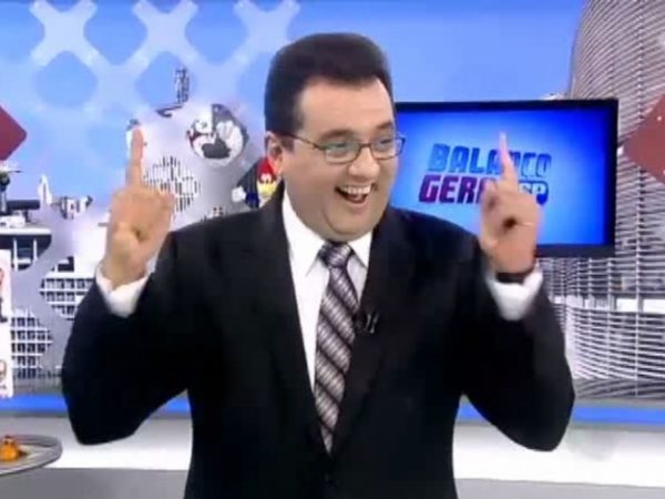 Apresentador teve um mal estar enquanto apresentava o 'Balanço Geral' — Foto: Divulgação / Record Tv.