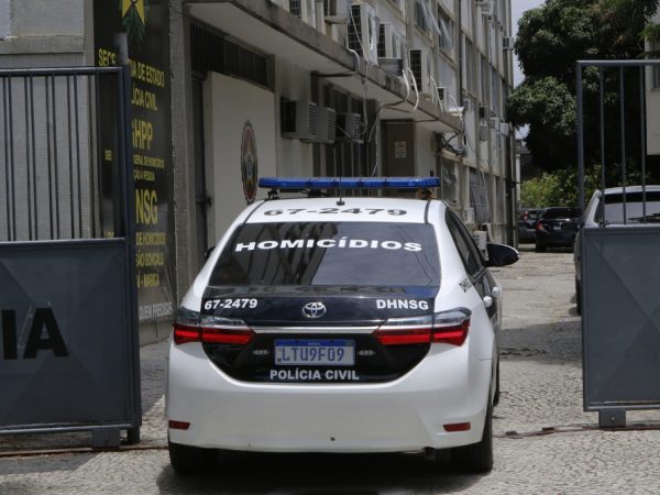 Homem de 36 anos foi preso em flagrante após cometer o crime dentro do apartamento em Icaraí — Foto: Reginaldo Pimenta / Arquivo