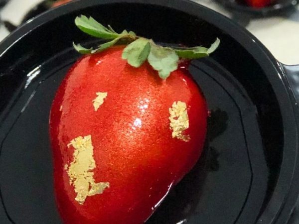 Morango do Amor viraliza nas redes sociais — Foto: Arquivo pessoal/Suflê Confeitaria