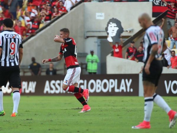 Matheus Sávio fez o primeiro gol do Brasileiro em 2017 (Foto: Gilvan de Souza/Flamengo)