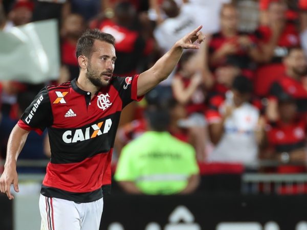 Flamengo vence o Sport e se mantém no G6 (Foto: Gilvan de Souza/Flamengo)