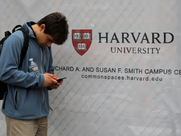 Um painel na Universidade de Harvard