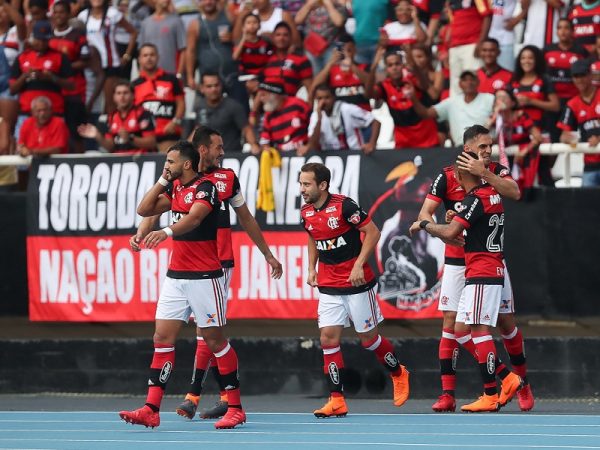 Flamengo abriu o placar logo no início do primeiro tempo (Foto: Gilvan de Souza/CRF)