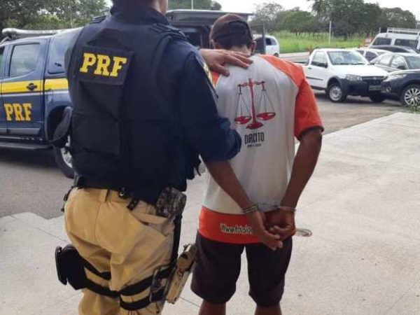 Prisão aconteceu na BR 101, em São José de Mipibu — Foto: Reprodução/PRF.