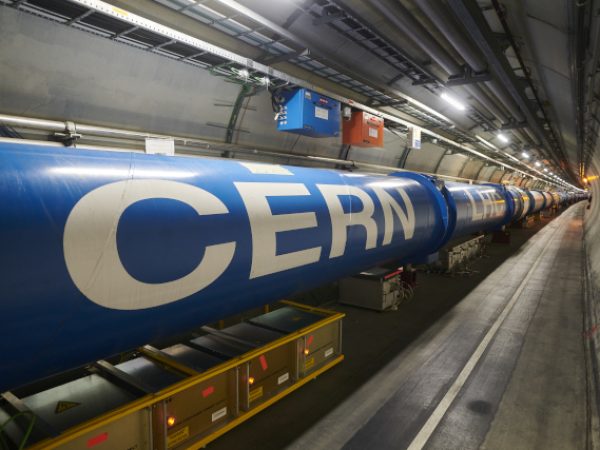LHC (Large Hadron Collider), o grande colisor de partículas localizado na fronteira franco-suíça