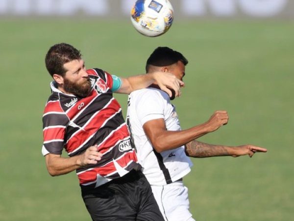 O jogo foi válido pela segunda rodada da Copa do Nordeste. — Foto: Aldo Carneiro/Pernambuco Press