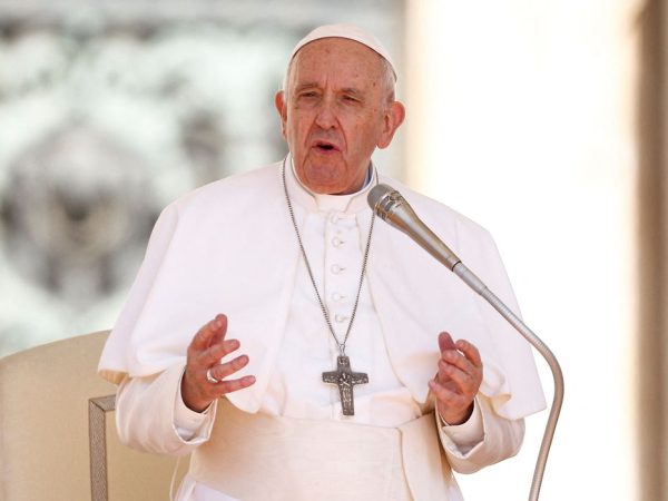 Papa Francisco durante audiência geral semanal no Vaticano
