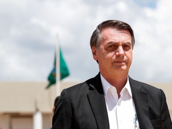 “Se a inflação for 5%, vamos dar 6% no mínimo. Pode dar 7%, pode dar 8%”, disse Bolsonaro. — Foto: Alan Santos/PR