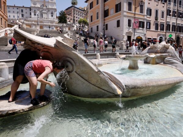 Calor em Roma. Foto: REUTERS/Remo Casilli