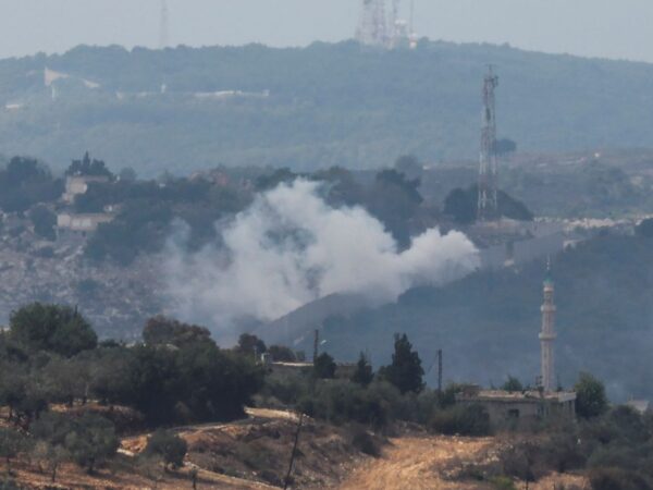Fumaça em Dhayra, no Líbano. REUTERS/Mohamed Azakir