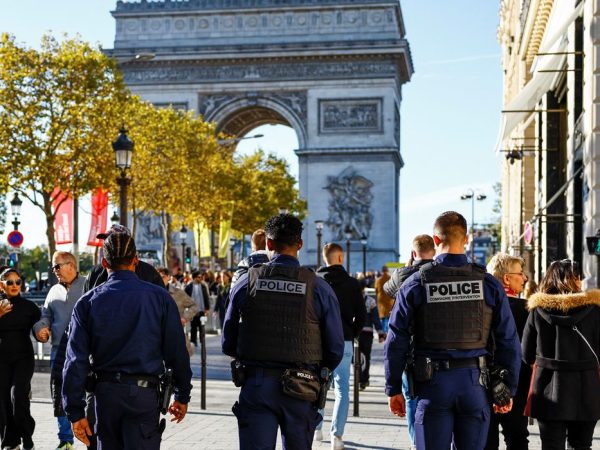 France mobilises 7,000 troops for extra security patrols
