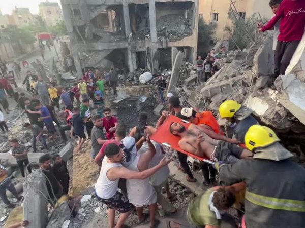 Gaza medics pull survivors from under rubble in Gaza's Khan Younis