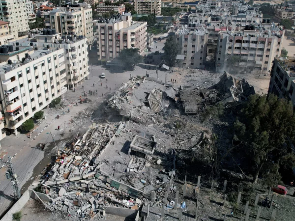 Vista de destruição causada por ataque israelense no distrito de Zahra, em Gaza
19/10/2023 REUTERS/Shadi Tabatibi