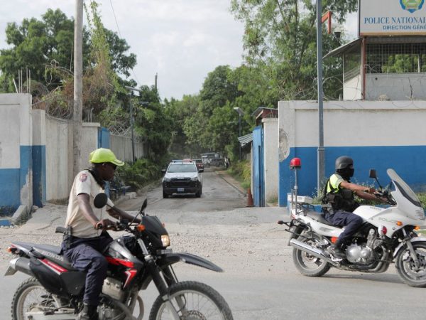 Policiais do Haiti escoltam comboio com delegação queniana em Porto Príncipe
21/08/2023
REUTERS/Ralph Tedy Erol