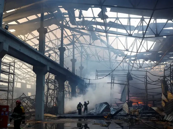 Ucrânia. 29/12/2023 Ucrânia relata um dos maiores ataques de mísseis da Rússia na guerra; 31 pessoas morreram.Ataque russo com mísseis em Kiev
Foto/ REUTERS/Valentyn Ogirenko