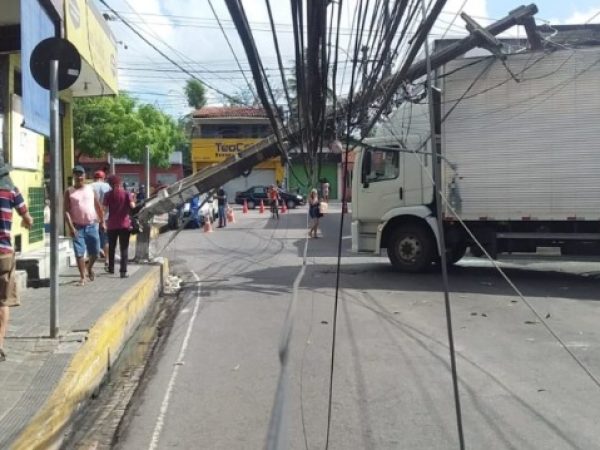 O acidente foi registrado no cruzamento da avenida Jundiaí com a rua Heráclito Vilar. — Foto: Maurício Texeira/ TV Ponta Negra
