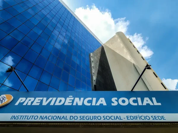 Brasília (DF), 03/11/2023, Prédio do Instituto Nacional do Seguro Social. Edfício sede do INSS. Fachada do INSS. Setor de autarquia sul  Foto: Rafa Neddermeyer/Agência Brasil